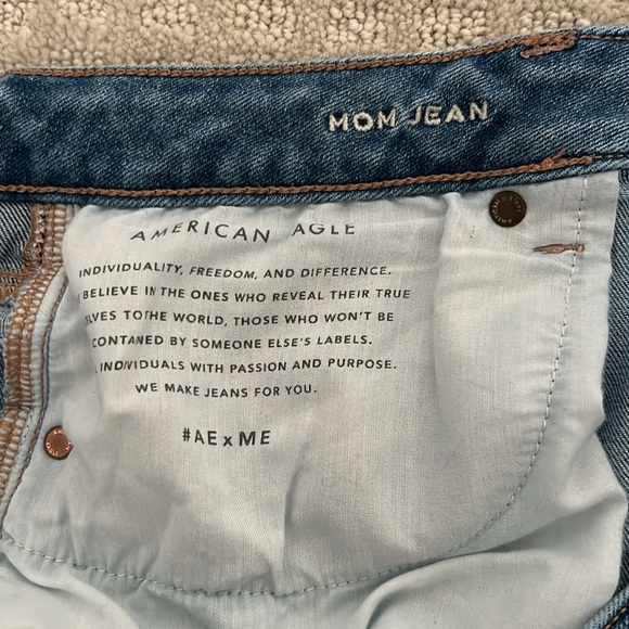 AE Mom Jean - Picture 6 of 7